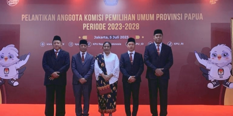 Lima Anggota KPU Papua Resmi Dilantik, Tahapan Pemilu Berjalan Sesuai Jadwal