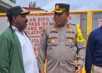 Polisi Kawal Penyaluran Bantuan Bagi Warga Terdampak Bencana Kekeringan di Puncak