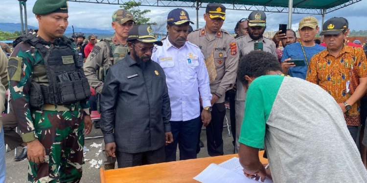 Pemkab Nduga Mendamaikan Pertikaian Antara Tiga Kelompok Masyarakat