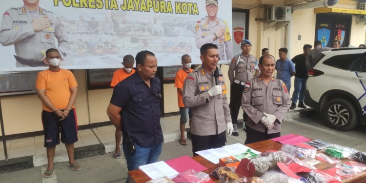 Polisi Tangkap 4 Orang Pemilik Narkotika di Kota Jayapura