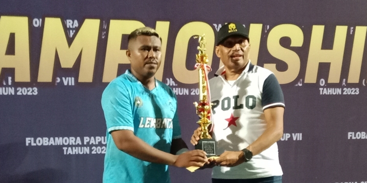 BTM Akan Bentuk Tim Sepak Bola Flobamora Papua