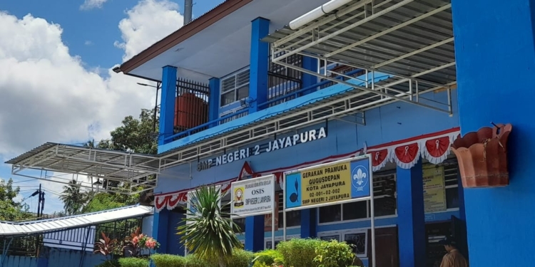SMP 2 Jayapura Peruntukan Dana Bosda Untuk Siswa OAP,  Ini Jumlahnya