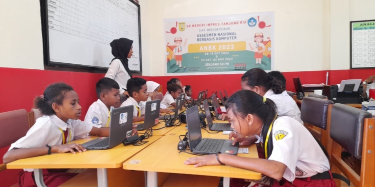 504 Siswa Terima BOSDA, Ini Harapan Kepsek SD Inpres Tanjungria