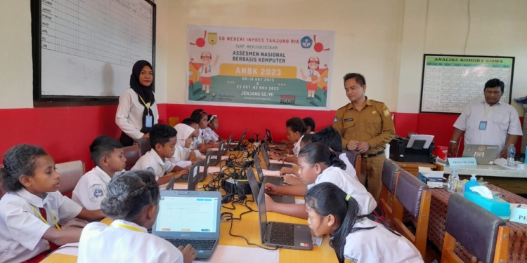 Hari ke-2 Pelaksanaan ANBK di SD Inpres Tanjungria Berjalan Aman