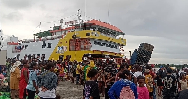 Penumpang Mudik Membludak, KMP Masirei Dari Nabire Tujuan Biak Batal Diberangkatkan