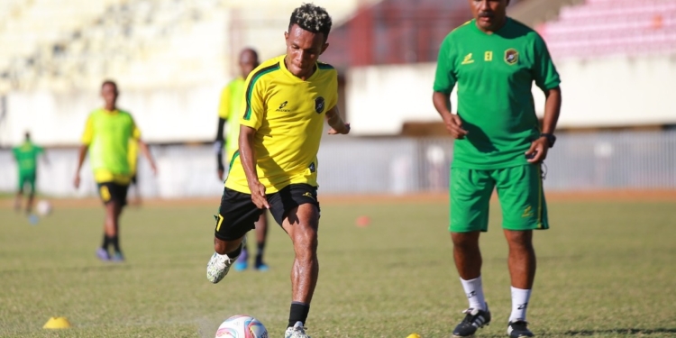 Pelatih Waropen Optimis Bakal Meraih Point Di Laga Tandang Perdana Di Kandang Persipal Palu