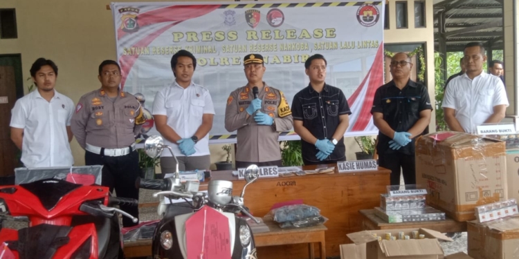 Melalui Jumpa Pers, Polres Nabire Ungkap 8 Kasus Satreskrim, 5 Kasus Satnarkoba, Dan 1 Kasus Satlantas