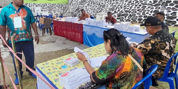 Pencoblosan Di TPS 039 Tanjungria Molor Akibat Pendistribusian Logistik Terlambat