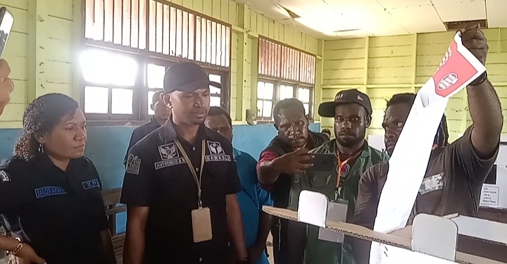 Gunakan Sistem Noken, Pencoblosan Di 4 TPS Di Distrik Yaro Nabire Dihentikan