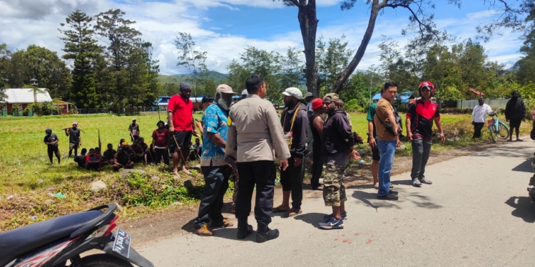 Kelompok Warga Di Jayawijaya Membakar Posko Pemenangan Partai PDI