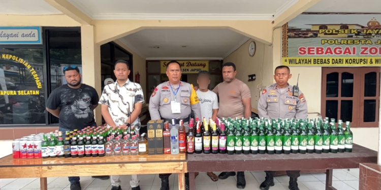 Sebanyak 168 Botol Miras Ilegal Di Entrop Berhasil Diamankan Aparat Polsek Japsel