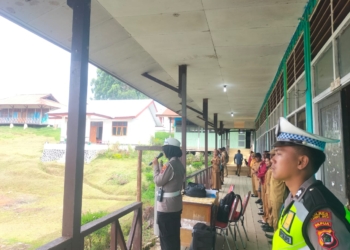 Budayakan Tertib Berlalu Lintas Sejak Dini Satlantas Polres Sambangi SMA N 1 Tiom