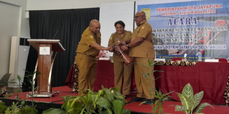 Pj Sekda Kota Membuka Musrenbang Distrik Jayapura Selatan Tahun 2024