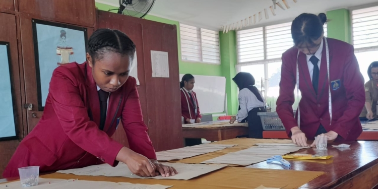 Pelaksanaan Ujian Kompetensi Keahliaan SMK 1 Pariwisata Jayapura Telah Berakhir