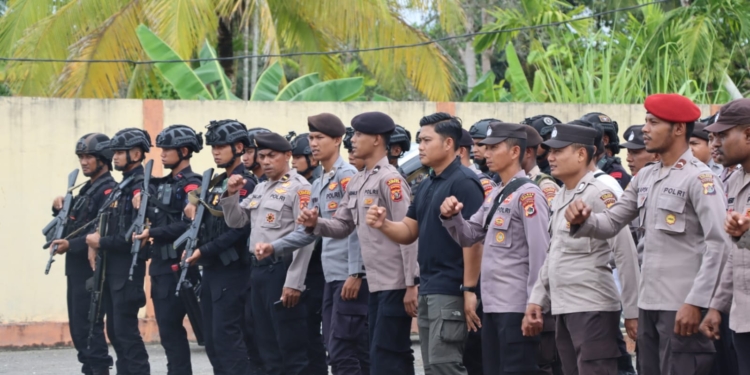 Sebanyak 130 Personel Gabungan Laksanakan Pengamanan Pleno Pemilu Tingkat Kab. Keerom.
