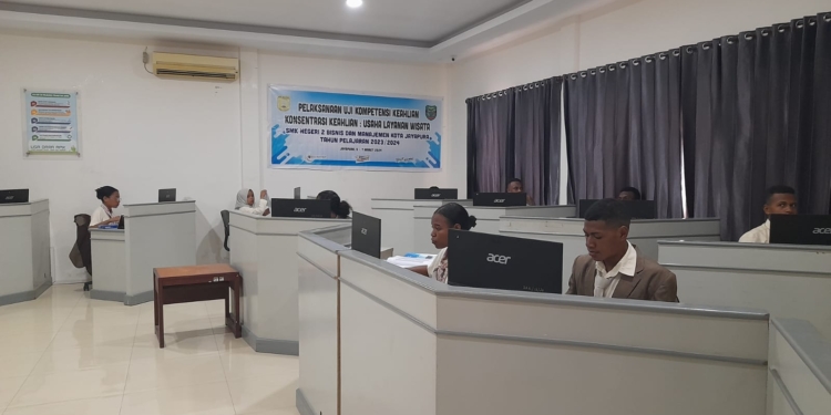 284 Siswa Dari 5 Program Keahliaan Mengikuti UKK Di SMK N 2 Jayapura