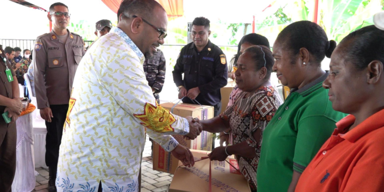 283 Pelaku Usaha Industri dan Kerajinan Menerima Bantuan Pemda Kota Jayapura