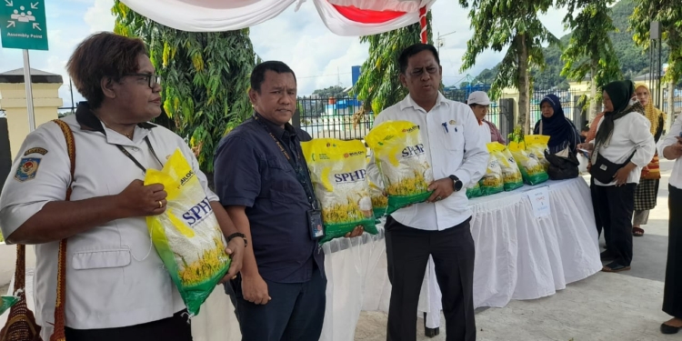 Bulog Wil.Papua Memastikan Stok Beras Tersedia Dan Dapat Di Jangkau Masyarakat