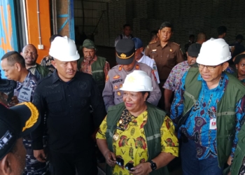 PJ Gub Ribka Halluk Tinjau Gudang Bulog Pastikan Ketersediaan Beras Jelang Lebaran