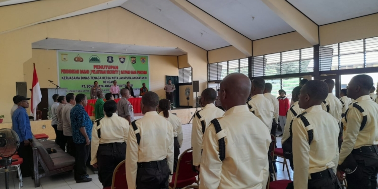 Penutupan Pendidikan dan Pelatihan Dasar Satpam OAP Tahun 2024 Di Kota Jayapura