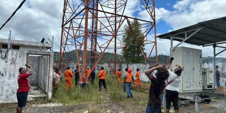 Di Sabron Yaru Kab JAYAPURA , Anggota Basarnas Meninggal Dunia Akibat Jatuh Dari Tower Telekomunikasi