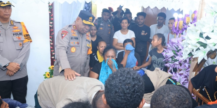Kapolda Papua Sampaikan Duka Mendalam Atas Gugurnya 2 Anggota Polisi Di Paniai