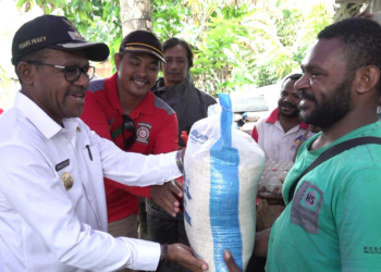 Sambangi Korban Kebakaran  PJ  Walikota Berikan Bantuan