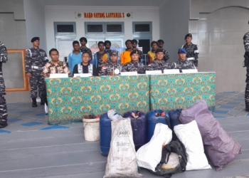 4 WNA Di Amankan Posal Skouw Bersama Satrol TNI AL Di Perairan Jayapura