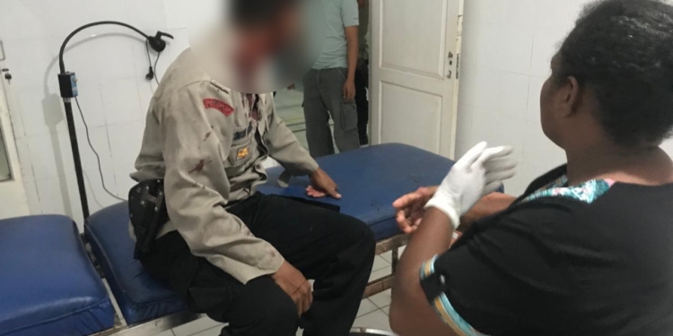 Seorang Polisi Harus Dilarikan Ke Rumah Sakit, Usai Di Bacok Pada Bagian Kepala