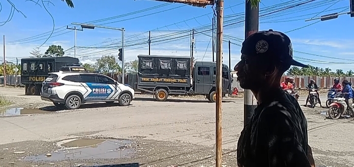 Sejumlah Titik Aksi Demo Di Nabire, Di Amankan Polisi Pertigaan Jalan Wadio Di Tutup