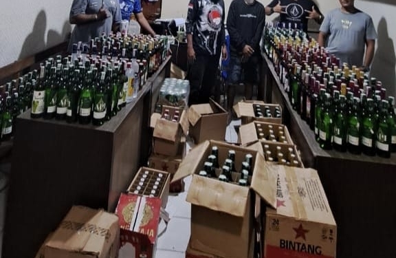 790 Botol Miras Ilegal Di Amankan Sat Narkoba Polresta Di Abepura
