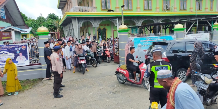 Shalat Idul Fitri 1445 H/2024 M Di Waropen, Berjalan Aman Dan Lancar