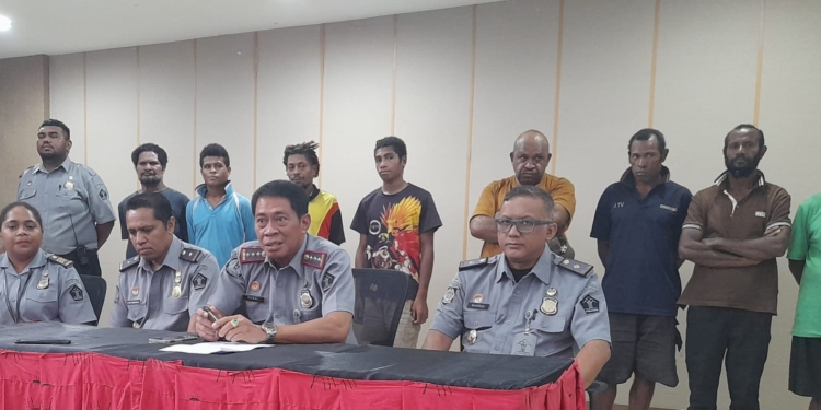 Tanpa Dokumen Lengkap, 8 WNA Asal PNG Ditahan Imigrasi Jayapura