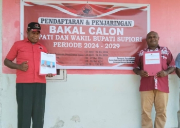 Maju Di Pilkada Supiori 2024, Yotam Wakum Resmi Daftar Sebagai Bacabup Di PDIP