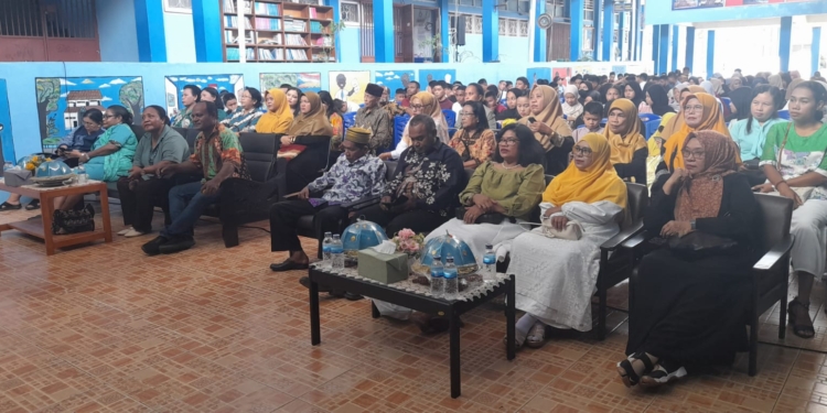 Wujudkan Kebersamaan Dalam Keberagaman, Keluarga Besar SMP N 2 Jayapura Laksanakan Halal Bi Halal