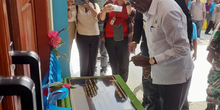 PJ Walikota Beri Apresiasi Bagi Kepala Kampung Holtekam, Berikut Alasannya