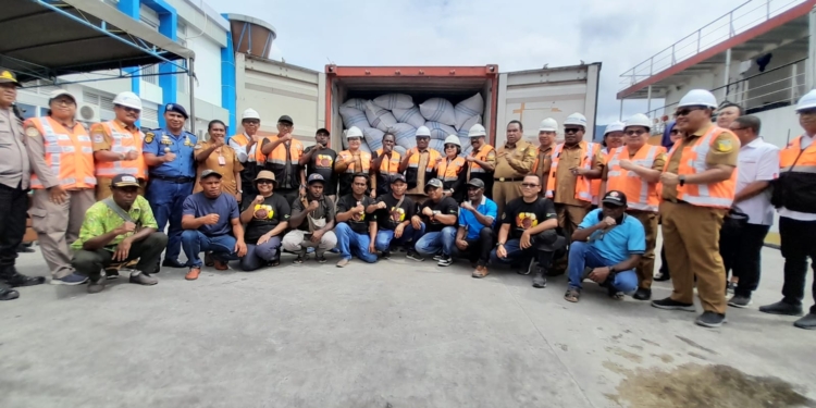 Pertama Kali Di Tahun 2024, Pemprov Papua Ekspor 10 Ton Biji Kakao Ke Surabaya Dari Pelabuhan Jayapura