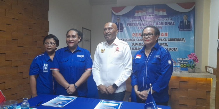 Kembalikan Berkasnya, BTM Dan Tim Sambangi Kantor PAN Provinsi Papua, Ini Tanggapan Yulianus Rumbairussy