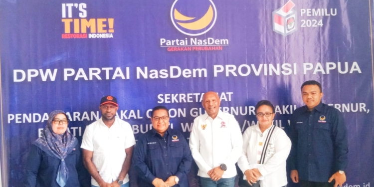 Datangi Markas DPD Partai Nasdem, BTM Serahkan Formulir Pendaftaran Bacagub Papua