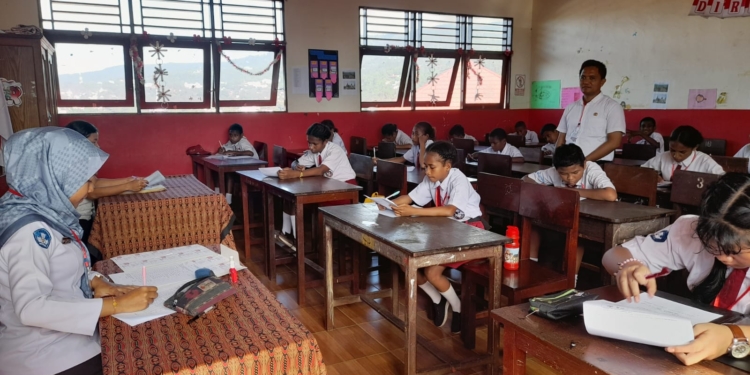 107 Siswa Kls VI Di SD Tanjungria Ikut Ujian Sekolah Secara Offline, Ada Apa Ya
