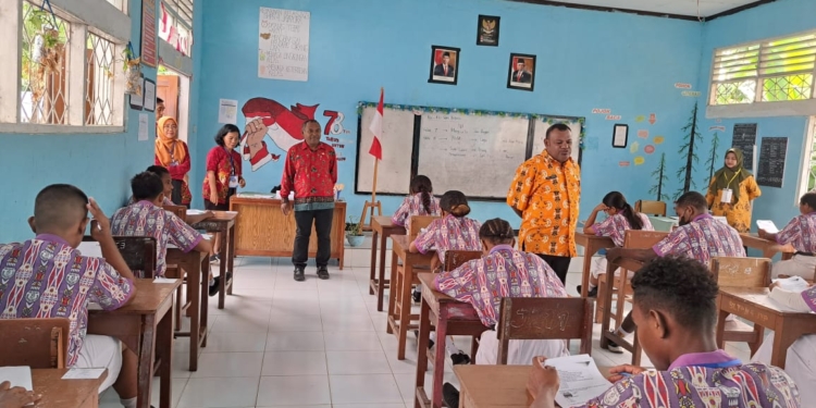 Hari Ke-5 Pelaksanaan Ujian Sekolah Tingkat SMP Berjalan Lancar Dan Aman Di Kota Jayapura