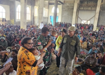 Kunjungi Pengungsi di Bibida, Pj Gubernur Papua Tengah Pastikan Masyarakat Diperhatikan