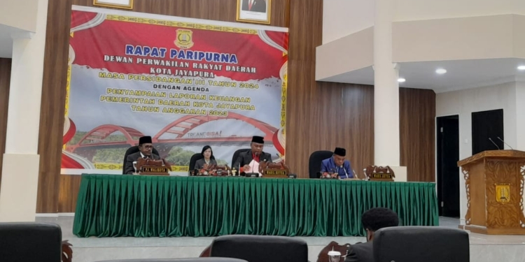 Sekda Kota Hadiri Sidang Dewan Agenda LKPD Pemkot Thn 2023