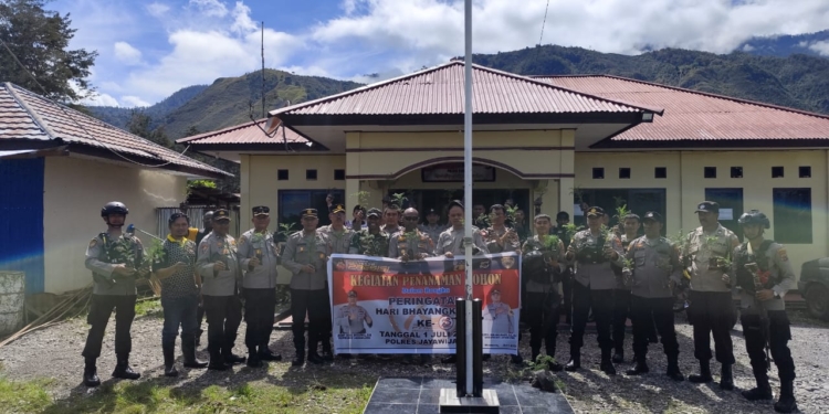 Polisi Jayawijaya Lestarikan Hutan Jayawijaya Dengan 1.000 Pohon Sin