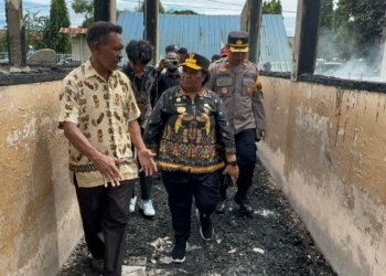 Gerak Cepat, PJ Gub Ribka Langsung Tinjau SD YPK Sion Yang Hangus Di Lahap Si Jago Merah