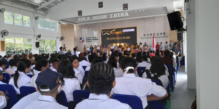 Ketua DPR Papua Beri Apresiasi Atas Di Resmikan Gedung Baru Sekolah Kalam Kudus Jayapura