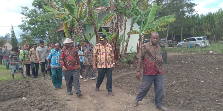 Bupati Jayawijaya Ajak Petani Manfaatkan Internet Kembangkan Pertanian