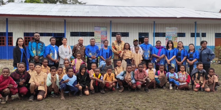 Bupati Jayawijaya Meresmikan Gedung SD YPK Betlehem Wamena