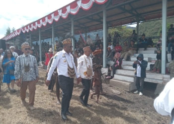 Gubernur Velix Wanggai Membuka Kegiatan FBLB Ke-32