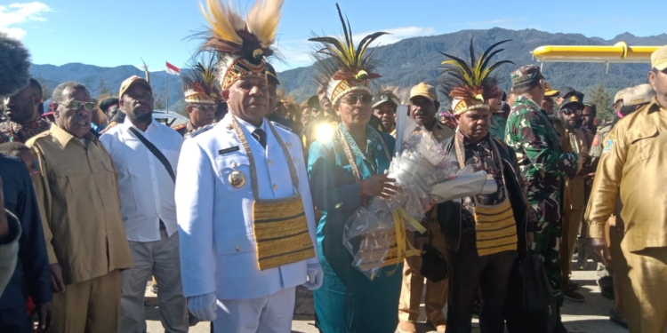 Tiba Di puncak, PJ Bupati Nenu Tabuni Disambut Hangat Pemkab Dan Masyarakat Puncak